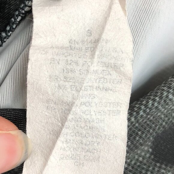 Onzie Capri Yoga Weave leggings in grey black petunia print SP cross cross hems - Picture 8 of 16